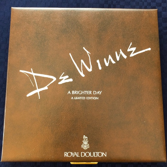 Royal Doulton, Lisette DeWinne Collectors plate. Title: A Brighter Day - Picture 4 of 4